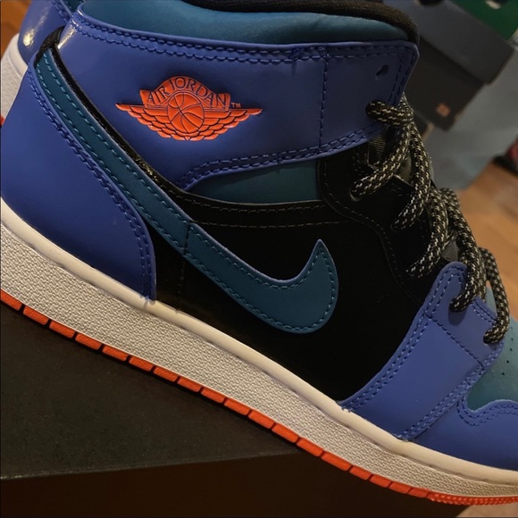 Size 6 grade school/youth new - Picture 2 of 6